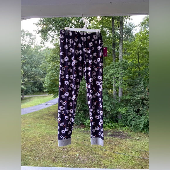 SO Women’s Intimate Lounge Pants With Floral Design & Cuffed Legs Size Large - Picture 3 of 13